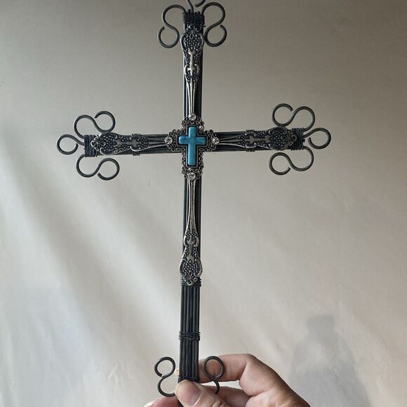 Vintage Southwestern Silver Tone Metal Crucifix Cross Wall Hanging Ornate 11X7 - Picture 2 of 12